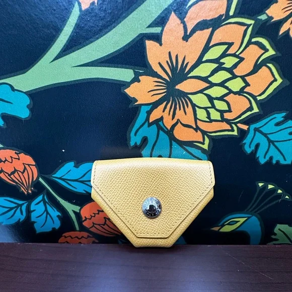 Hermès Le Quatre Epsom Coin Purse – Golden Amber Yellow - Picture 3 of 11
